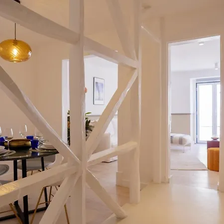 Апартаменты Charming 1br - Stylish & Cozy In Principe Real | By Airnest